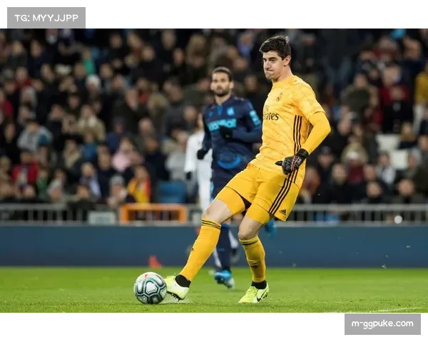 库尔图瓦多次关键扑救 皇马门神零封表现稳如磐石